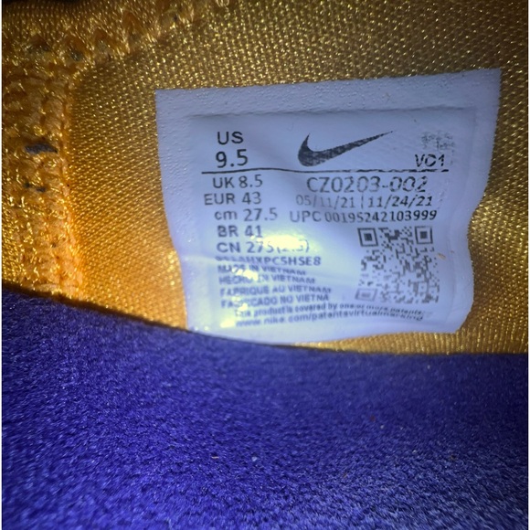 NIKE Lebron 19 “HARDWOOD CLASSICS” BasketBall Shoes - Picture 8 of 8